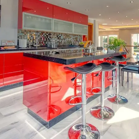 With Sea View And Private Pool Infinity * Estepona
